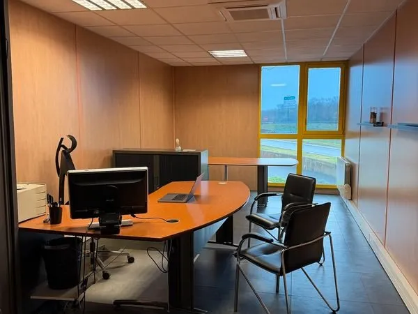 À Louer - Local de Bureaux 129 m² - Yffiniac (22) - Emplacement Stratégique