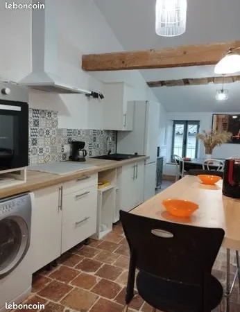 T4 80 m2 , deux douches, calmes, isolé, meublé, équipé