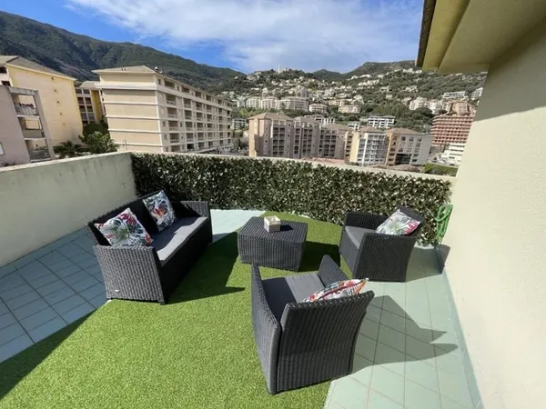 Bastia Fango - Grand T2 meublé d'environ 65M², avec véranda et terrasse