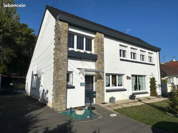 Villa 7 pièces 143 m²
