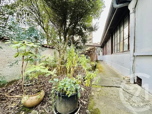 Maison 21 pièces 335 m²