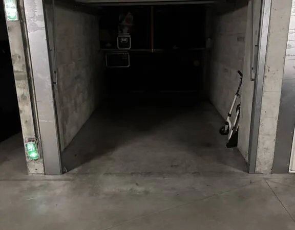 Garage/Parking