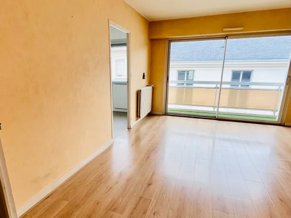 APPARTEMENT Séniors ANGERS CENTRE, proche gare, place Lafayette - 35m²