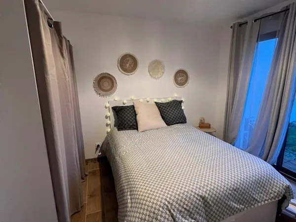 Chambre en coloc dans maison avec piscine