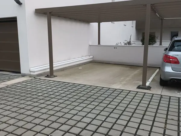 Place de parking dans résidence fermée très proche bourg 8000 euros