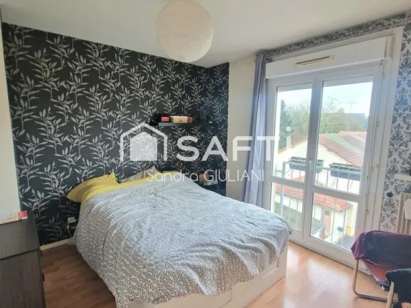 Appartement aux portes des frontières avec 3 chambres, balcon et place de parking !