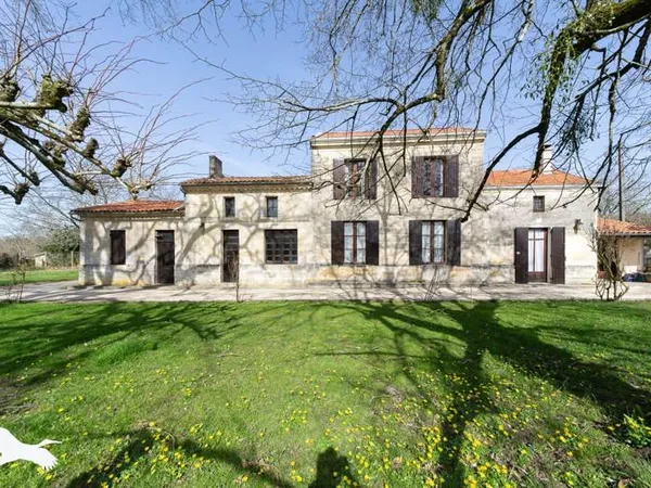 Maison en pierre de 4 pièces principales