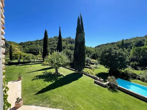 Propriété 7 pièces 250 m²