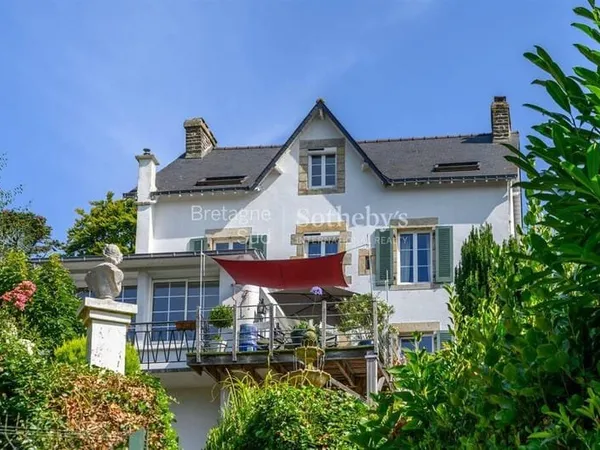 Maison 11 pièces 220 m²