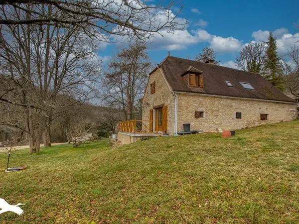 Maison en pierre de 3 pièces principales