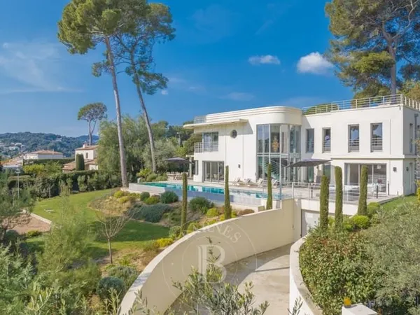 ANTIBES - VILLA ART DECO NEUVE - APERÇU MER
