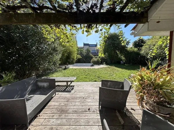 Maison de plain-pied 4 pièces 160 m²