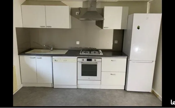 Appartement, trois-pièces, cuisine
