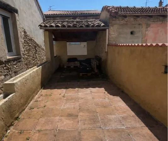 Maison de village rénovée avec terrasse et 2 garages - coeur de Chabeuil