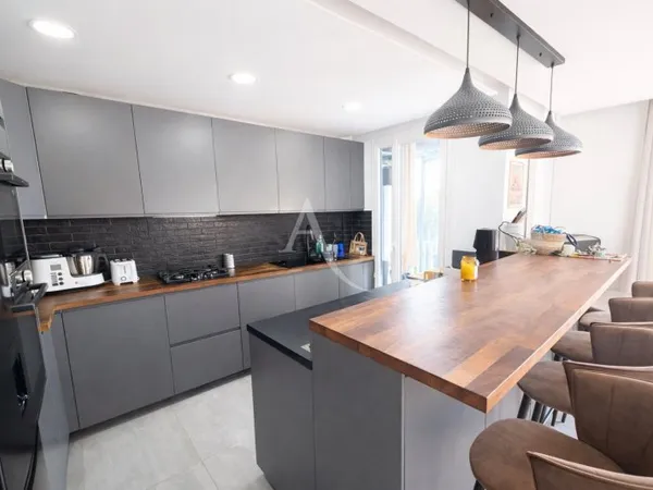 Appartement Port De Bouc 4 pièce(s) 70 m2