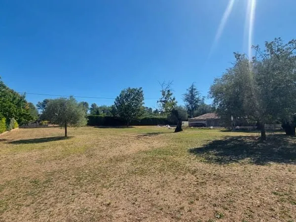 Magnifique terrain plat
