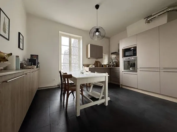 Appartement 7 pièces 221 m²