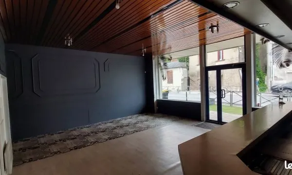 Local commercial 100m² Néris les Bains