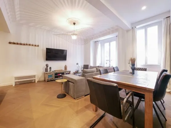 Musiciens - Superbe 3 pièces de 77m² rénové