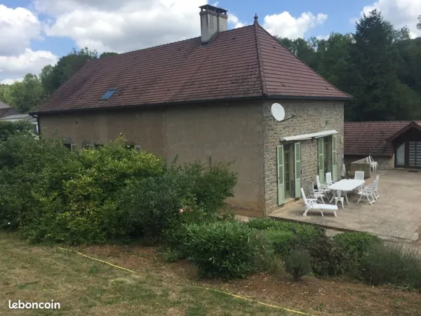 Maison avec terrain 1 ha arboré et clôturé