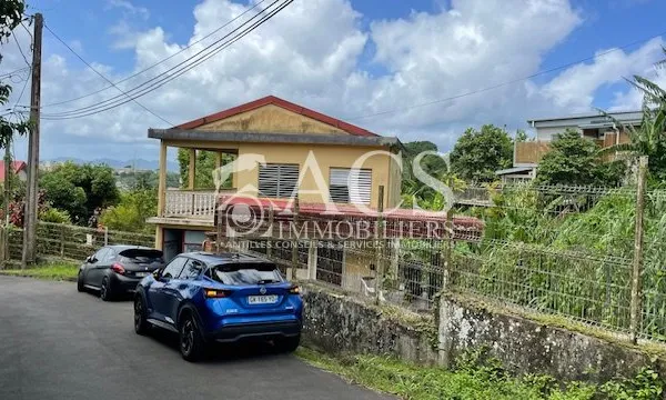 Maison F4 à rénover avec Jardin et Vue Campagne - FORT-DE-FR