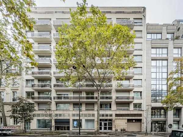 PARIS XVII - BOULEVARD MALESHERBES - PLACE DE PARKING AU 1ER SOUS/SOL A LOUER