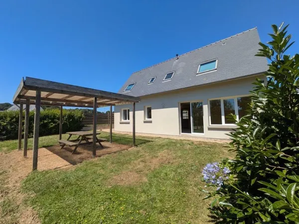 Maison récente, plage à pied