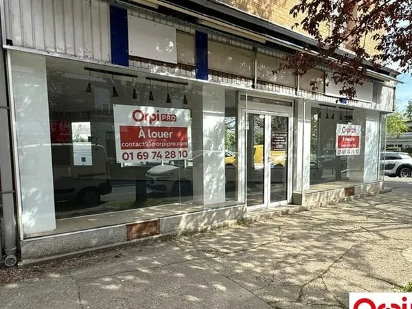 Local commercial 151 m²