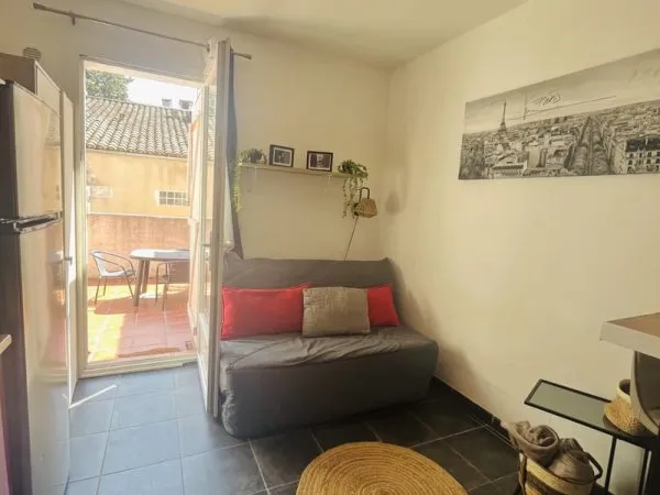 Studio Meublé avec Terrasse Privative à Aix-en-Provence