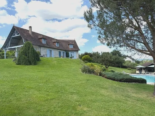 Maison 7 pièces 202 m²