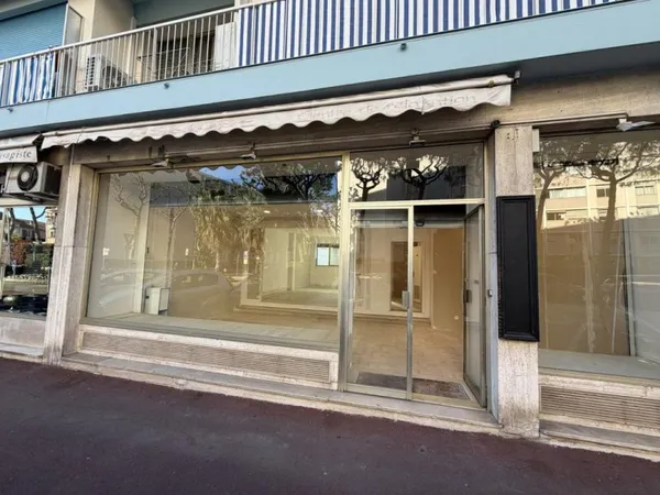 Location Pure 109 M2 en plein coeur du Cros de Cagnes