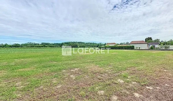 Terrain 801 m²
