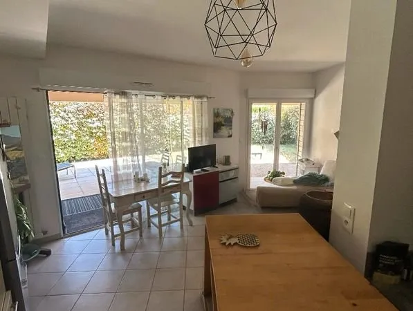 Appartement rez de chaussée avec terrasse