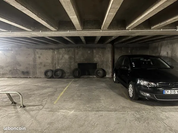Place de parking rue Manin
