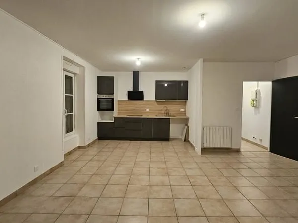 APPARTEMENT T3 CENTRE VILLE DE NEUVILLE