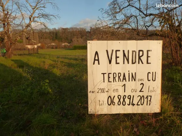 Beau terrain avec cu puy l eveque 46700