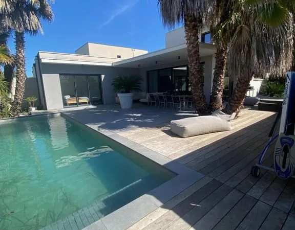 Villa 5 pièces 182 m²