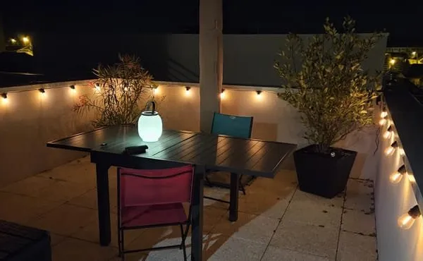 Rue de VERN - Très bel appartement (100 m2), avec terrasse (27 m2), garage et stationnement.