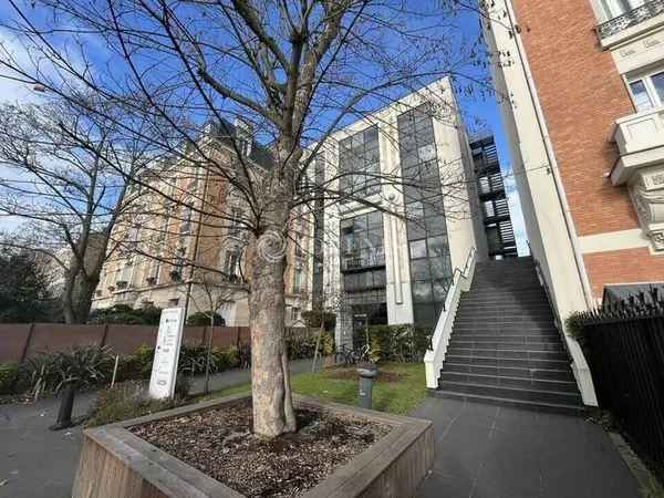 Bureau 3859 m²