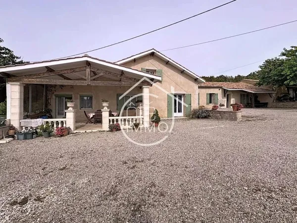 Maison 14 pièces 540 m²