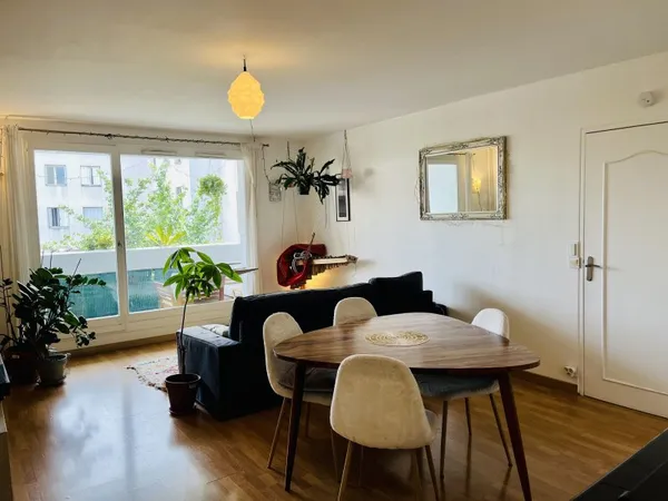 Loue chambre calme - accès direct Nanterre Université + La Défense en 30 min