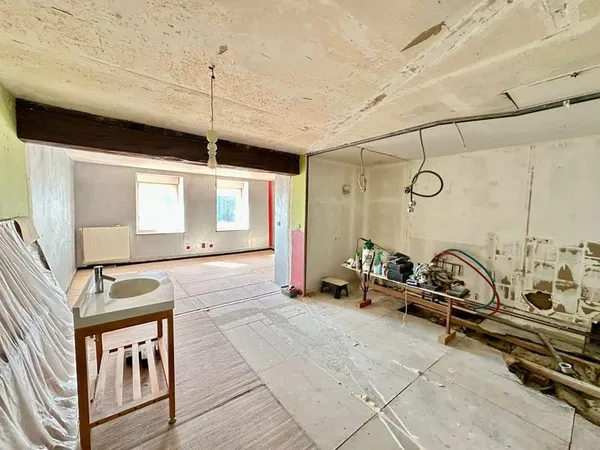 Vente ancienne ferme en partie rénovée sur 13 ares 76 ca de