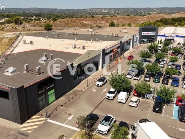 Local commercial 501 m²