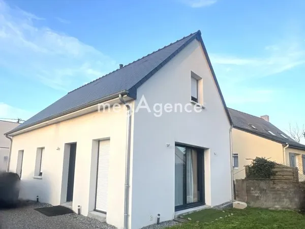 Maison recente de plain-pied avec 3 chambres.