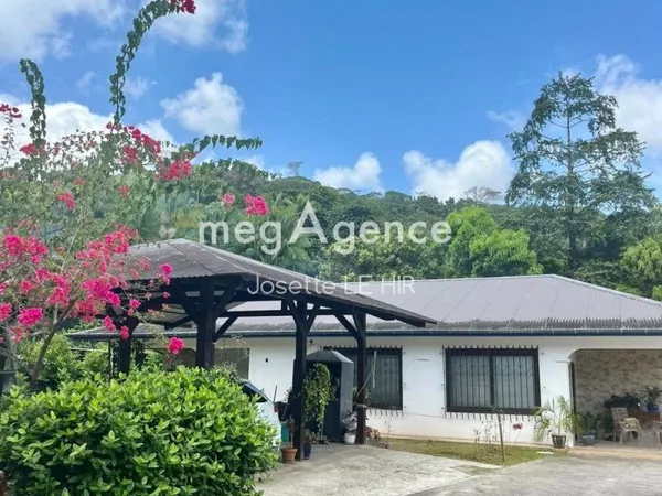 Propriété 5 pièces 130 m² MATOURY