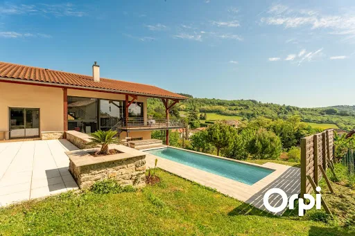Maison 6 pièces 235 m²