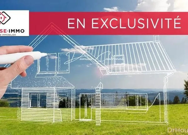 Terrain de 806m² au calme avec un puits, située dans un écrin de nature rare dans le quartier histor
