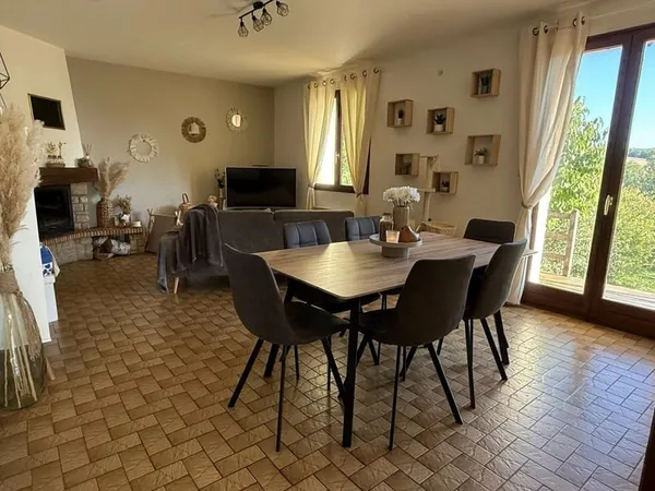 Pavillon 4 chambres avec jardin - Nailly (89100)