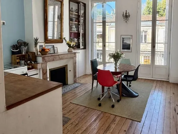 CENTRE BORTDEAUX MAGNIFIQUE APPARTEMENT AVEC TERRASSE