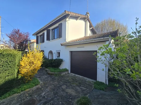 MAISON 5 PIÈCES - ZONE PAVILLONAIRE RECHERCHÉE - A 14MIN A P